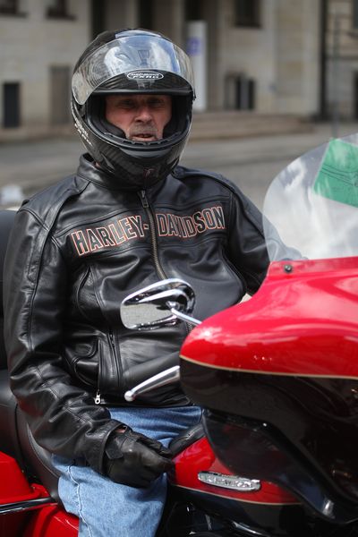 HarleyHH2011   305.jpg - Hamburger Harley Days 2011, Harley Davidson, Sonntag, den 26. Juni 2011, Keith E. Wandell (USA, Praesident und CEO Harley Davidson),   VIP, Leute,  *** Local Caption *** copyright:Henning AngererGneisenaustrasse 1820253 HamburgTel 0175 244 32 72henning.angerer@hanse.netAbdruck honorarpflichtig.Bankverbindung:Santander, BLZ 200 101 11, Konto-Nr. 22 63 63 63 00